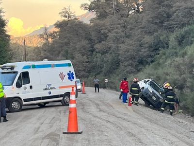 Manejaba alcoholizada, perdió el control de la camioneta y volcó en San Martín de los Andes