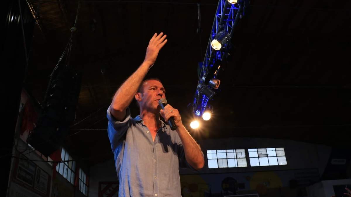 Omar Gutiérrez durante el acto del MPN. Fuente (@OmarGutierrezOk)