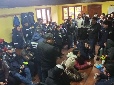 Empleados municipales de Villa La Angostura iniciaron un paro: reclaman el pago de un bono