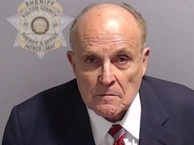 Rudy Giuliani se entrega en Atlanta por acusaciones electorales