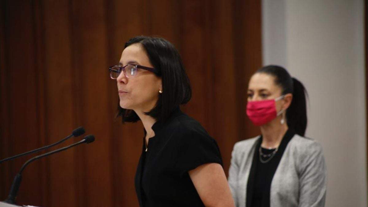 La secretaria de Administración y Finanzas, Luz Elena González, y la jefa de gobierno, Claudia Sheinbaum