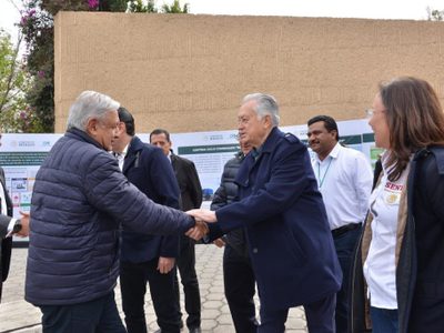 A Bartlett "no lo ven con buenos ojos" porque defiende los intereses del pueblo: AMLO