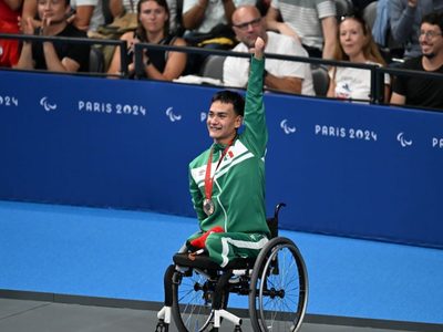 Ángel Camacho, paranadador mexicano, gana medalla de bronce en Juegos Paralímpicos París 2024