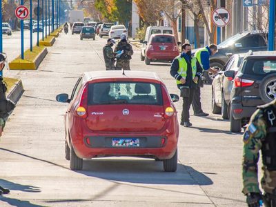 Confusión sobre las salidas a comprar el domingo en General Roca