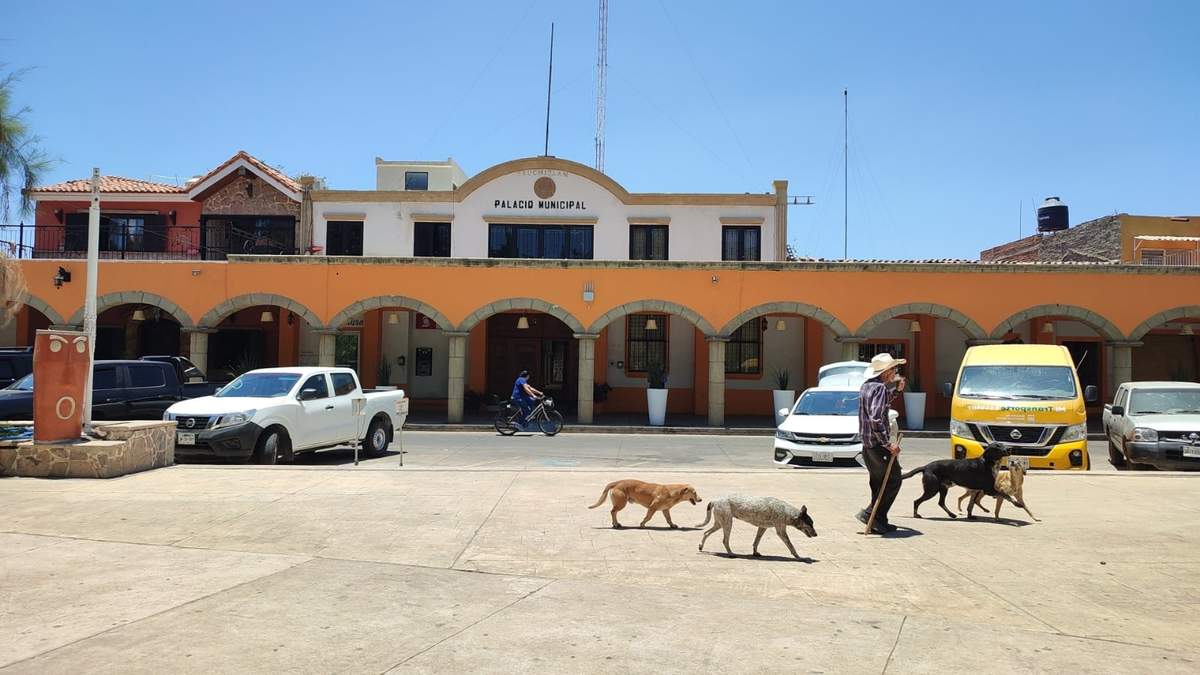 El Palacio Municipal de Teuchitlán, Jalisco, permaneción cerrado el lunes 5 de mayo