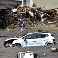 Aumenta la cifra de muertos y desaparecidos por las devastadoras inundaciones en Turquía