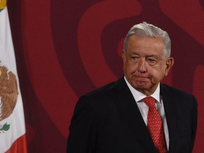 AMLO analiza “reajuste” a la tarifa de la energía eléctrica