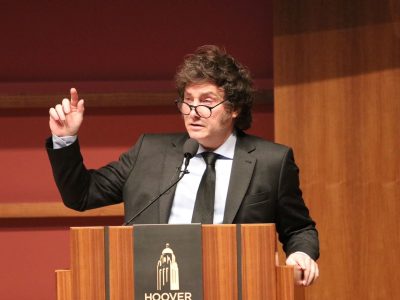 El gobierno de Milei prohíbe tratamientos de cambio de género en menores