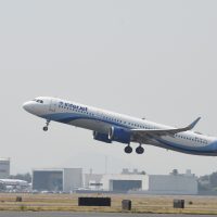 Interjet viola ley y nos obliga a volar de más: pilotos y sobrecargos