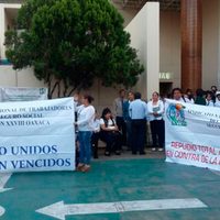Trabajadores del SNTSS paran labores en clínicas y hospitales en Oaxaca