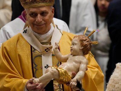 Miles de fieles regresan a Belén; papa León XIV celebra su primera misa de Nochebuena en San Pedro