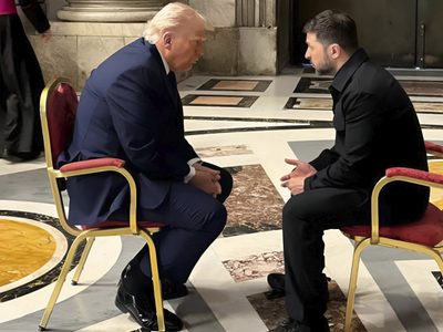 Donald Trump y Volodímir Zelenski se reunieron en pleno Vaticano, mientras buscan la paz en Europa