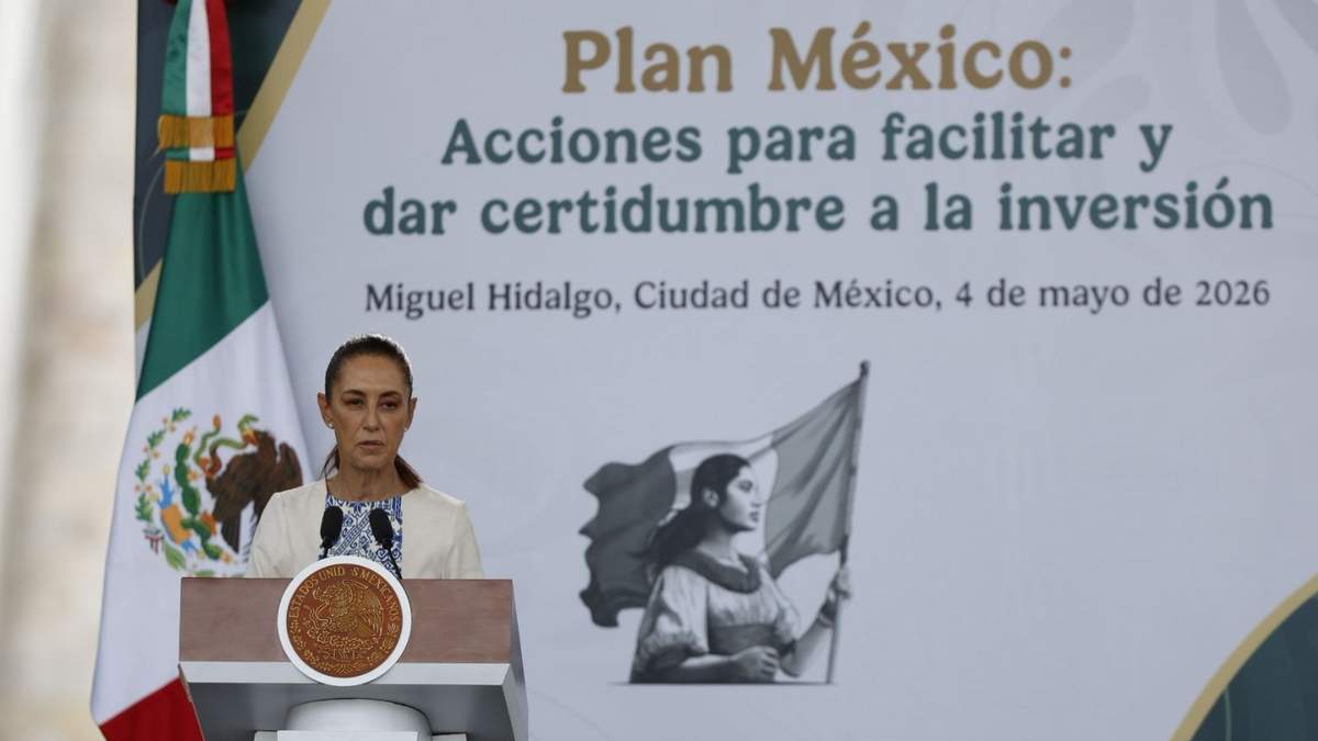 Claudia Sheinbaum durante la firma de las acciones para facilitar y dar certidumbre a la inversión