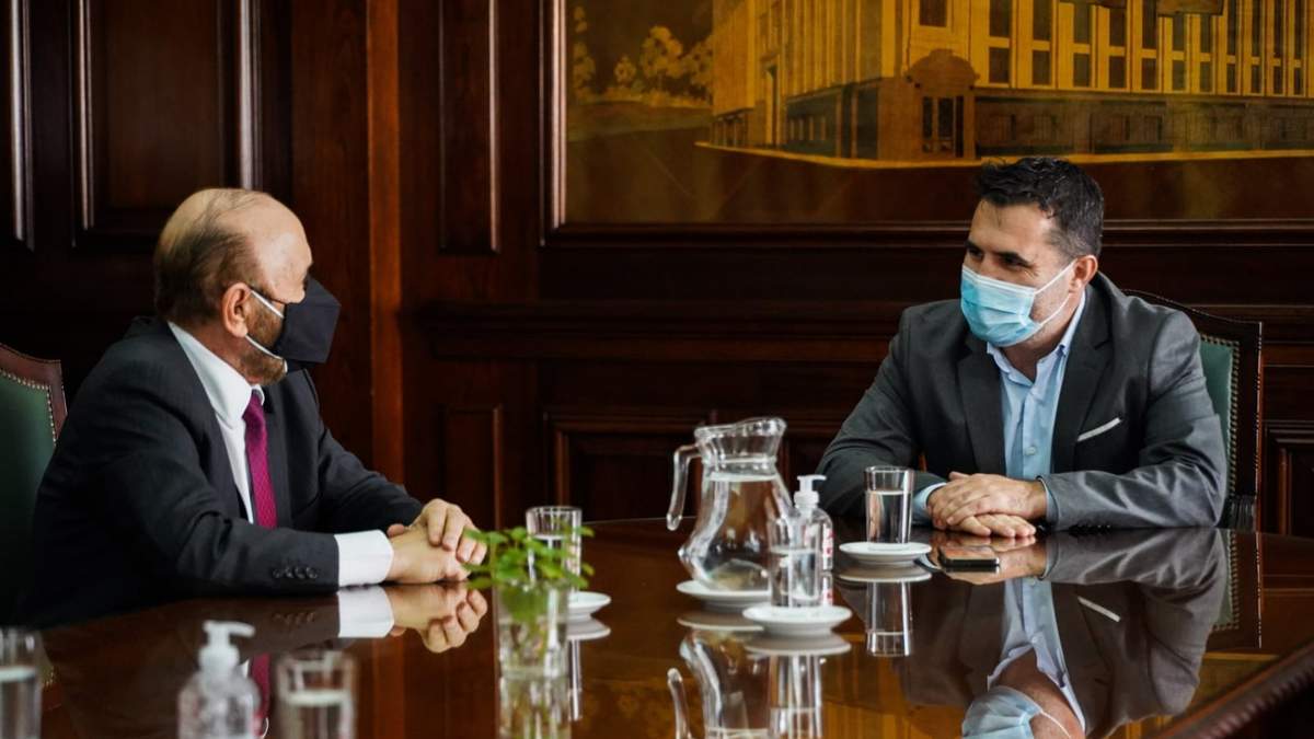 La reunión entre Insfrán y Martínez. Fuente: (Twitter)