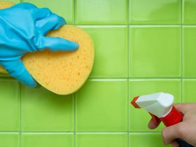 El truco fácil para limpiar el baño de casa con un producto que seguro tenés guardado en tu botiquín
