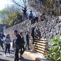 Estudiantes paristas del CCH Sur se enfrentan con padres de familia y alumnos 'enlace”