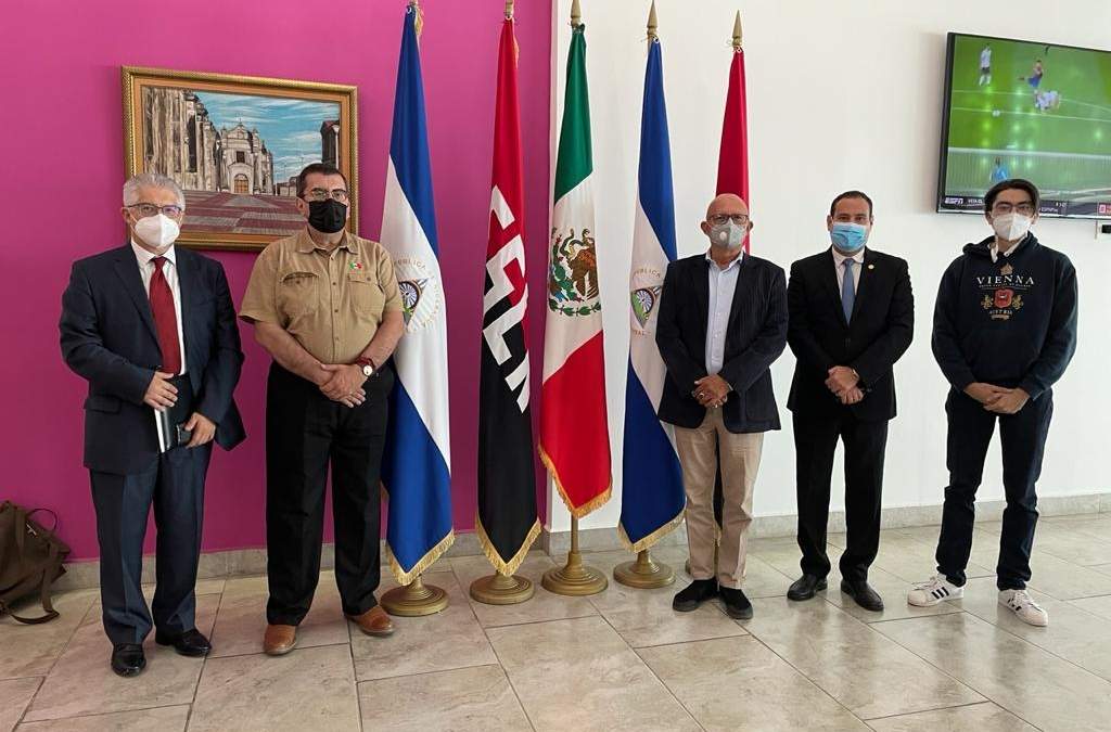 Trabajadores de la Embajada de México en Nicaragua.
