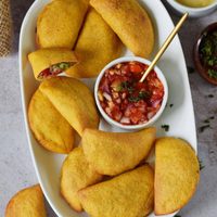 No tires la polenta que te sobró y prepará esta masa para empanadas sin TACC que son un lujo