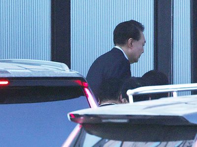 El presidente Yoon Suk Yeol, quien había sido suspendido del cargo, enfrenta cargos de rebelión