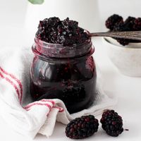 Empezá a recolectar: mermelada de moras con las moras silvestres que crecen en la calle