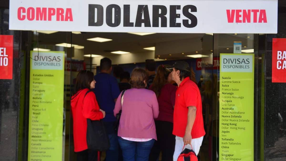 Compra-venta de dólares. Fuente: (Instagram).