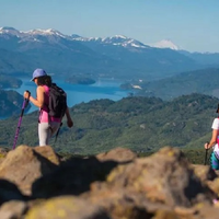 Trekking entre montañas y flores: las excursiones imperdibles del norte de Neuquén en primavera