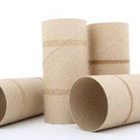 Ni se te ocurra tirar los rollos de papel higiénico: hacé esta decoración de Halloween con mucha onda