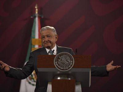 Se pospuso el traslado de vuelos del AICM al Felipe Ángeles por los muchos boletos ya vendidos: AMLO
