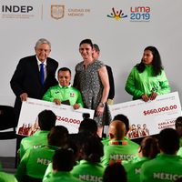 Gobierno entrega apoyos económicos a atletas parapanamericanos de Lima 2019