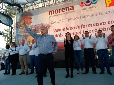 "Fox: agarra la matraca para ayudar a Meade y Anaya", dice AMLO en Sonora
