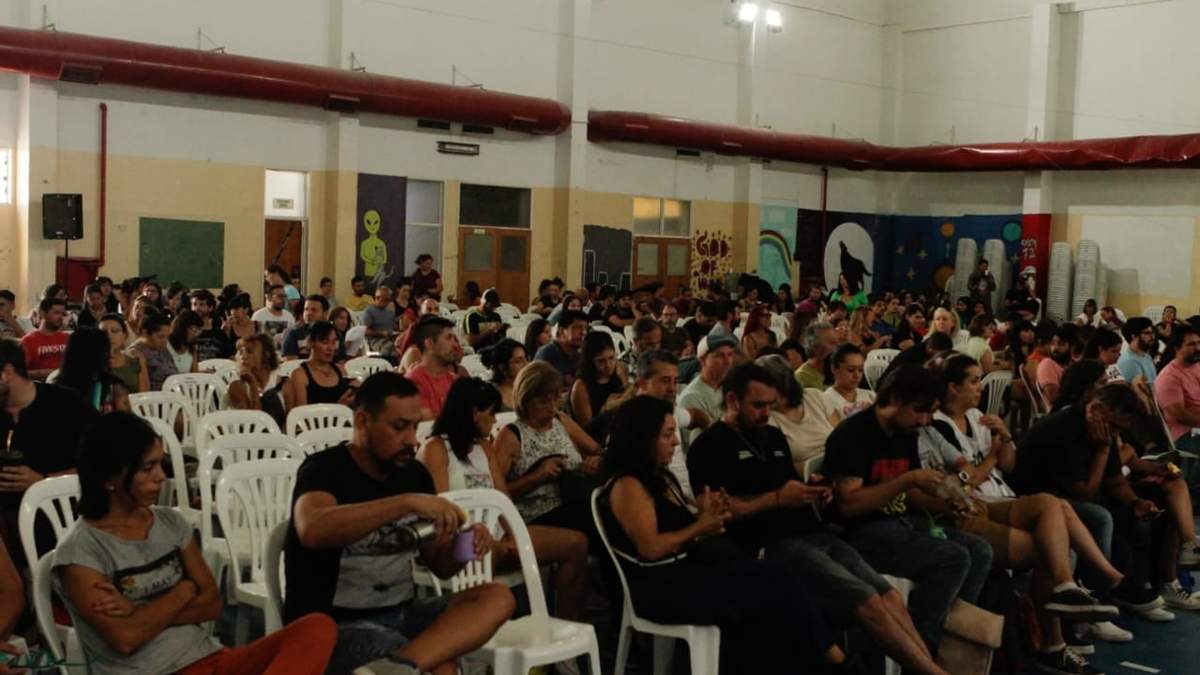 Todas las seccionales presentes en la asamblea. Fuente: (Emiliano Ortíz)