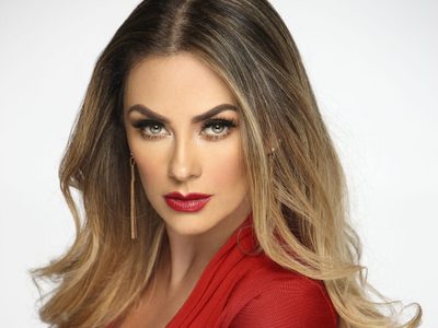 "Un encuentro inesperado y un destape..." Aracely Arámbula deja enloquecidos a sus fans