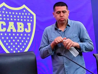 Fue claro: Juan Román Riquelme se plantó con un criticado futbolista de Boca