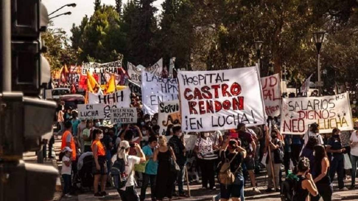 Persiste el reclamo salarial y de mejoras laborales del personal de salud de Neuquén. Fuente: (Twitter)