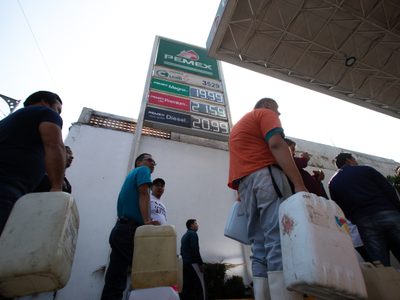 Juez federal concede suspensión para que el gobierno de López Obrador garantice el abasto de gasolina