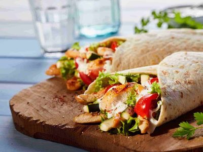 Wrap de ensalada César: resolvé tu almuerzo con esta idea liviana y original, en una receta que te va a encantar