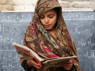 Talibanes anuncian el regreso a clases de los niños, pero sin luces de la educación de las niñas