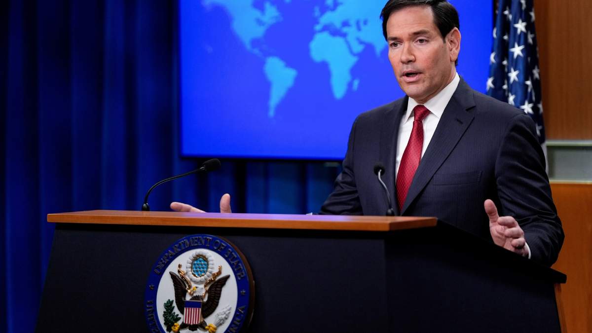 El secretario de Estado de Estados Unidos, Marco Rubio habla durante una conferencia de prensa en el Departamento de Estado, el viernes 19 de diciembre de 2025, en Washington