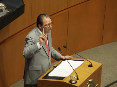 PT recomienda a Enrique Inzunza no esconderse al no presentarse en el Senado