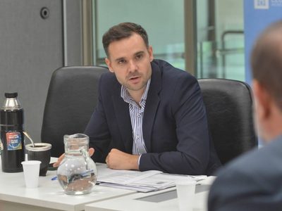 Falta de móviles policiales: denuncian a la ministra