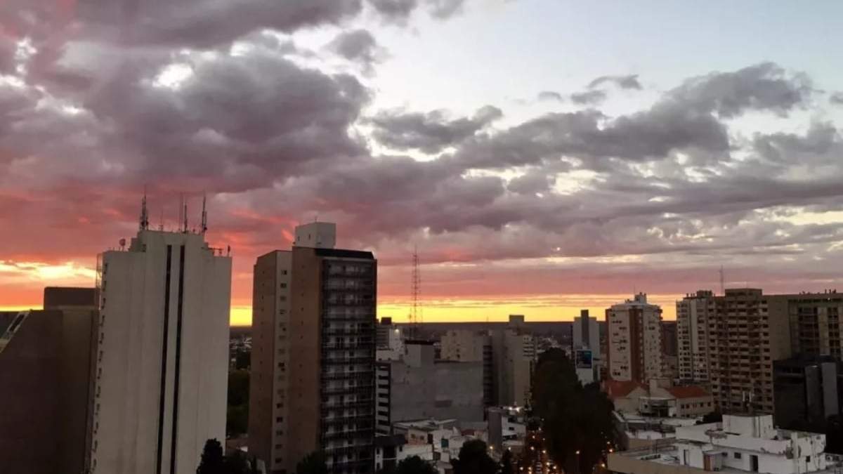 El cielo sobre la capital estará parcialmente nublado. Fuente: (Instagram)