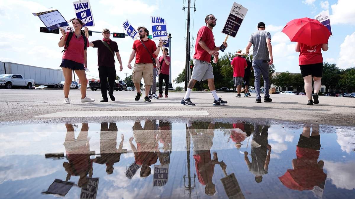 UAW. Se estima que la huelga dure entre dos y tres semanas