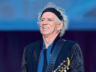 A los 76 años, Keith Richards larga el cigarrillo