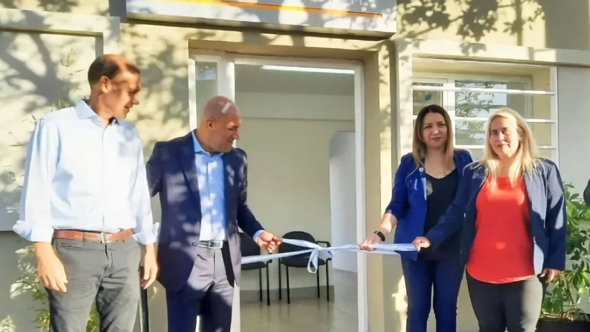 Inauguración de una oficina de la CALF en Senillosa. Fuente: (Twitter)
