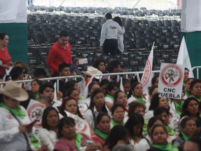Meade arranca comprando votos