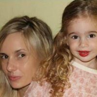 ¡Bella!: Julieta Cardinali le dedicó un mensaje a su hija Charo, Calamaro un regalo a regañadientes