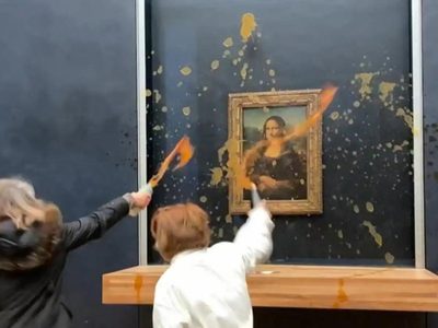 Activistas climáticos arrojan sopa a la Mona Lisa de Da Vinci en el Museo del Louvre