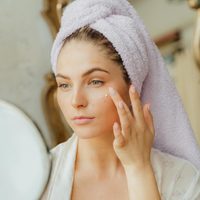 Con solo 2 ingredientes, prepará esta crema "mágica", casera y antiarrugas para rejuvenecer tu piel