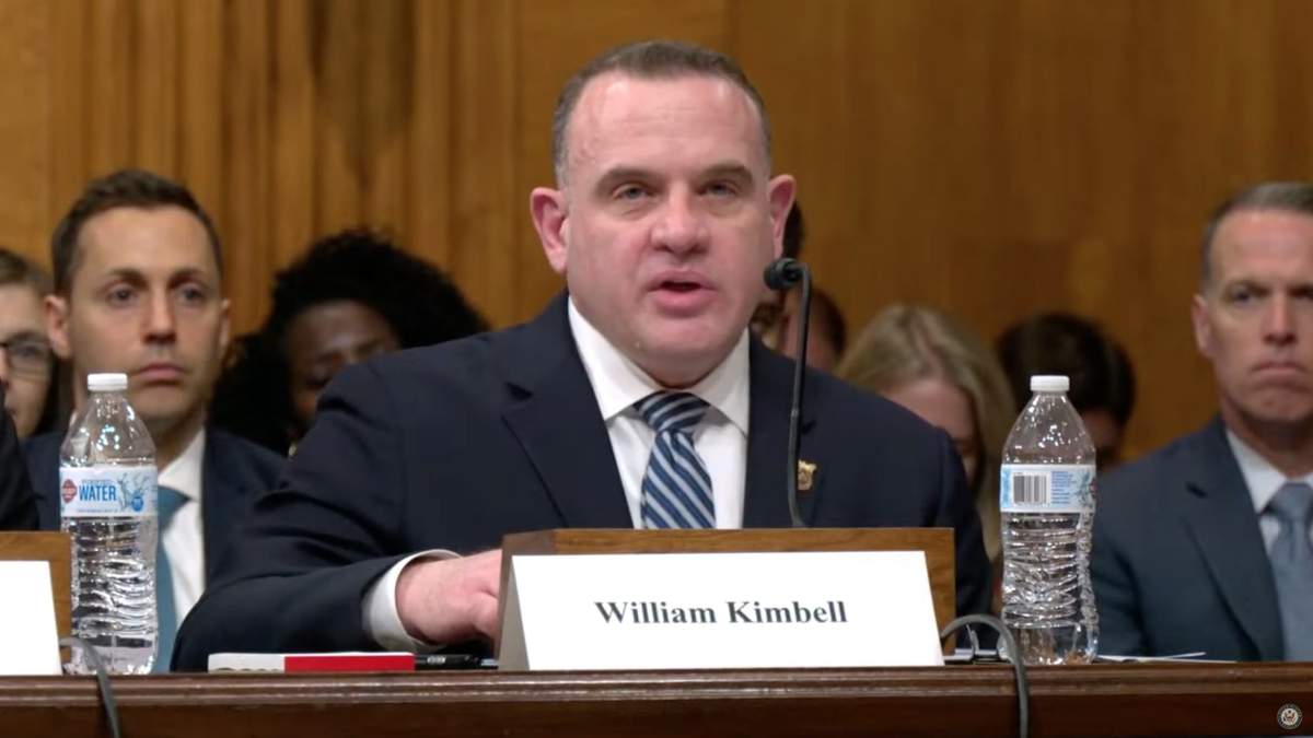 William F. Kimbell en la audiencia