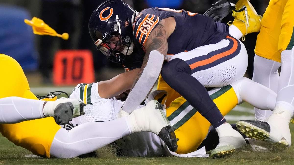 Jordan Love, mariscal de los Packers, abandona el juego tras una conmoción cerebral